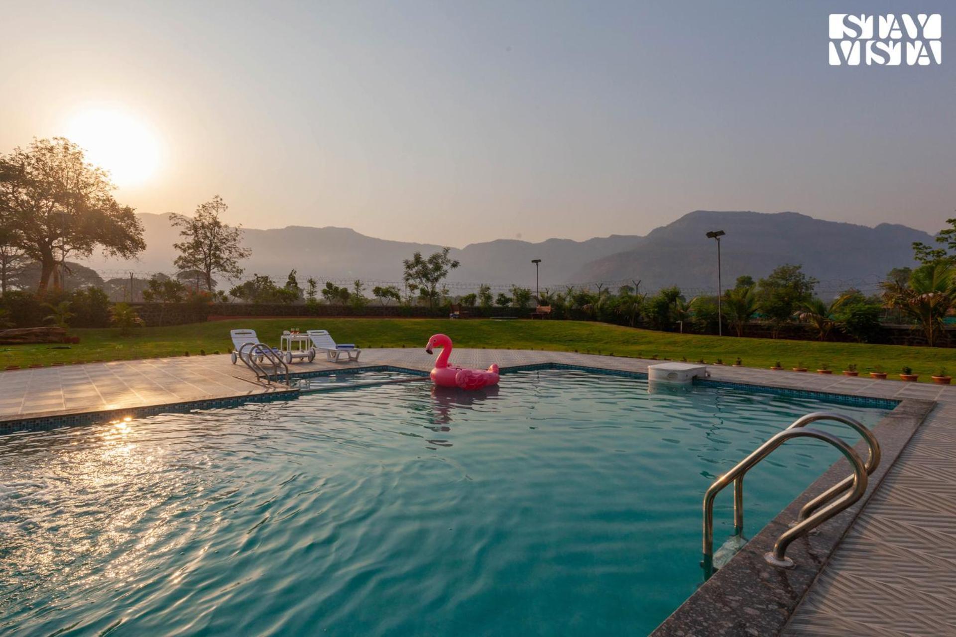 Stayvista'S Hillside Meadows - Mountainside Retreat With Farm View, Pool & Deck, Lawn & Gazebo Chinchavli Exterior foto