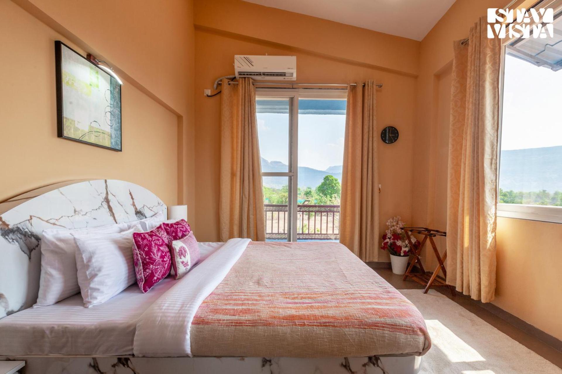 Stayvista'S Hillside Meadows - Mountainside Retreat With Farm View, Pool & Deck, Lawn & Gazebo Chinchavli Exterior foto